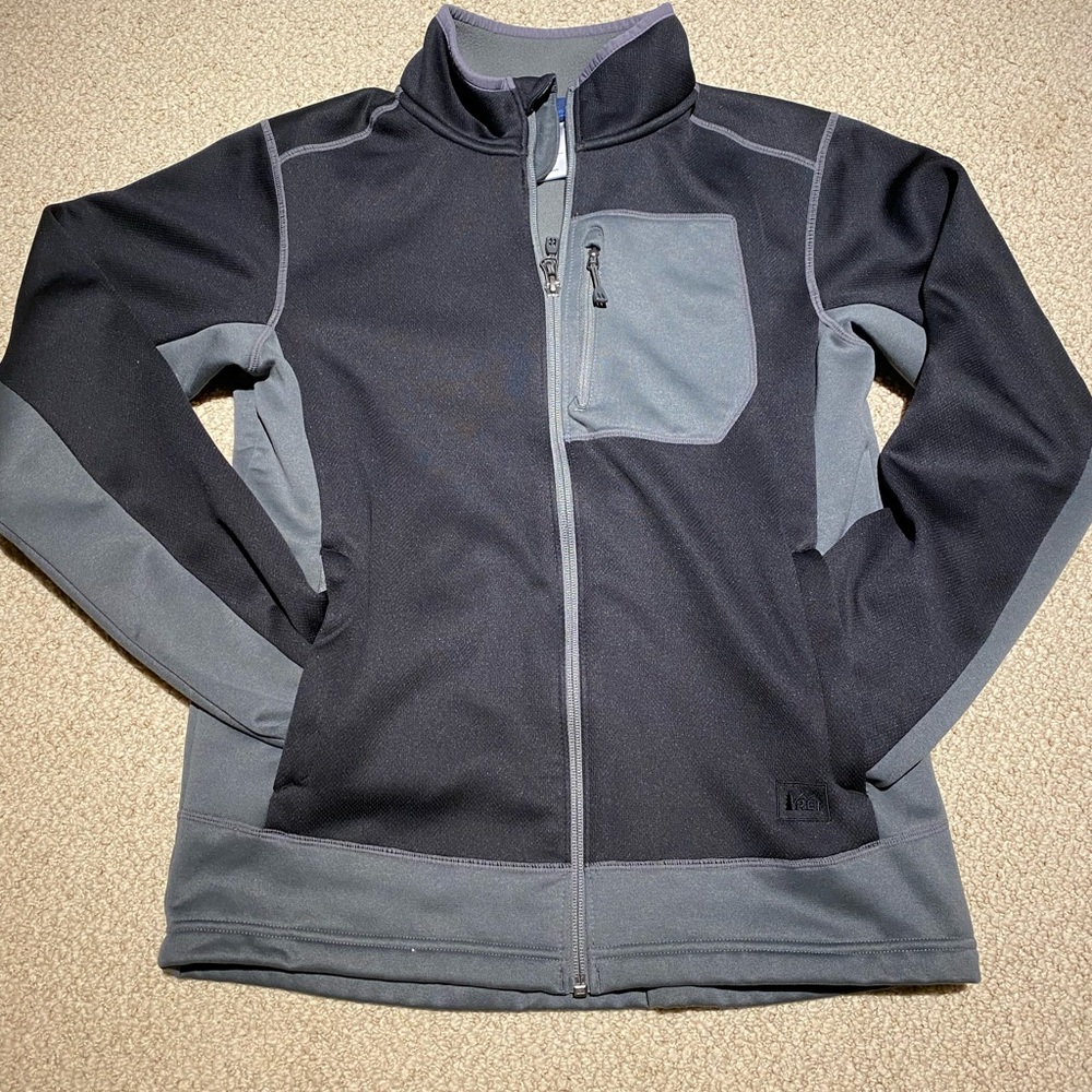 Great condition REI fleece jacket ( BOYS)
